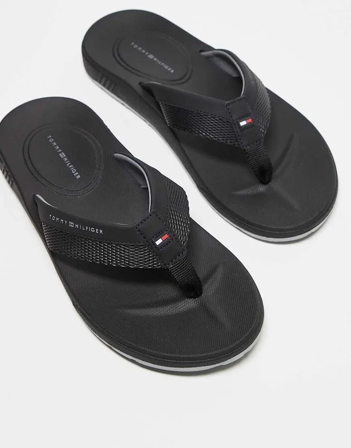 Tommy Hilfiger beach flip flops in black