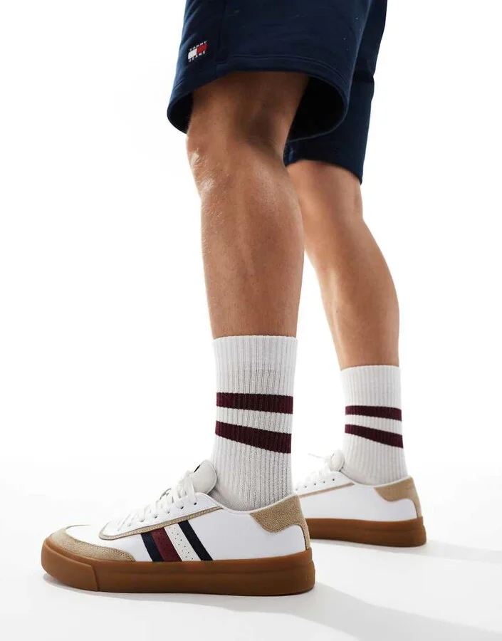 Tommy Hilfiger Court sneakers in white and beige with gum sole - Image 3