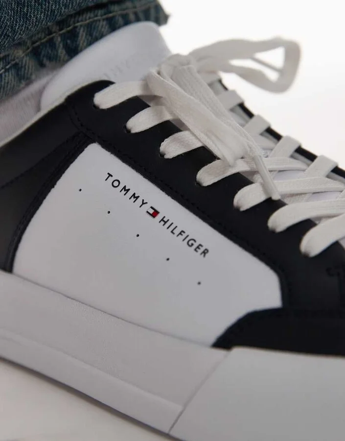 Tommy Hilfiger court sneakers in white and navy - Image 4