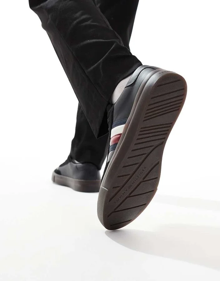 Tommy Hilfiger cupset sneakers in black with gum sole - Image 3