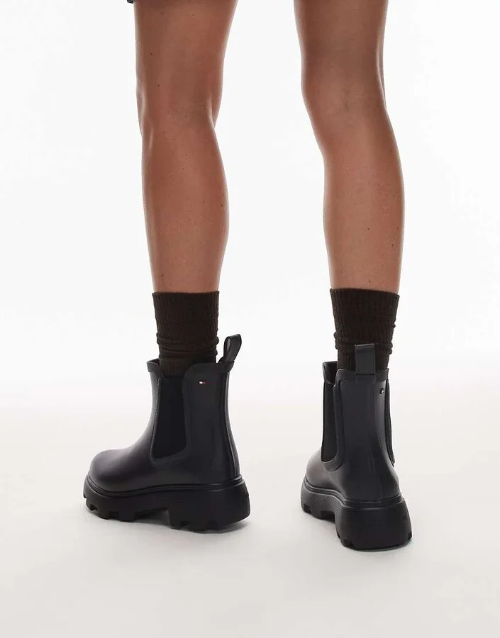 Tommy Hilfiger flag logo rubber boots with lining in black - Image 2