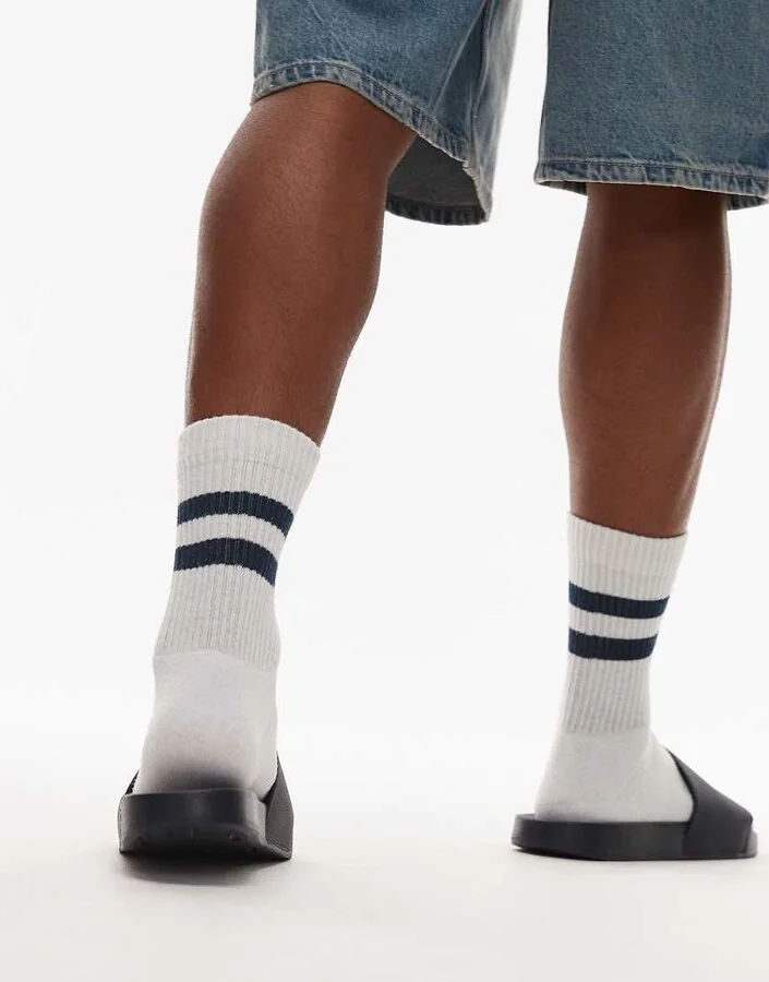 Tommy Hilfiger logo slides in navy - Image 2