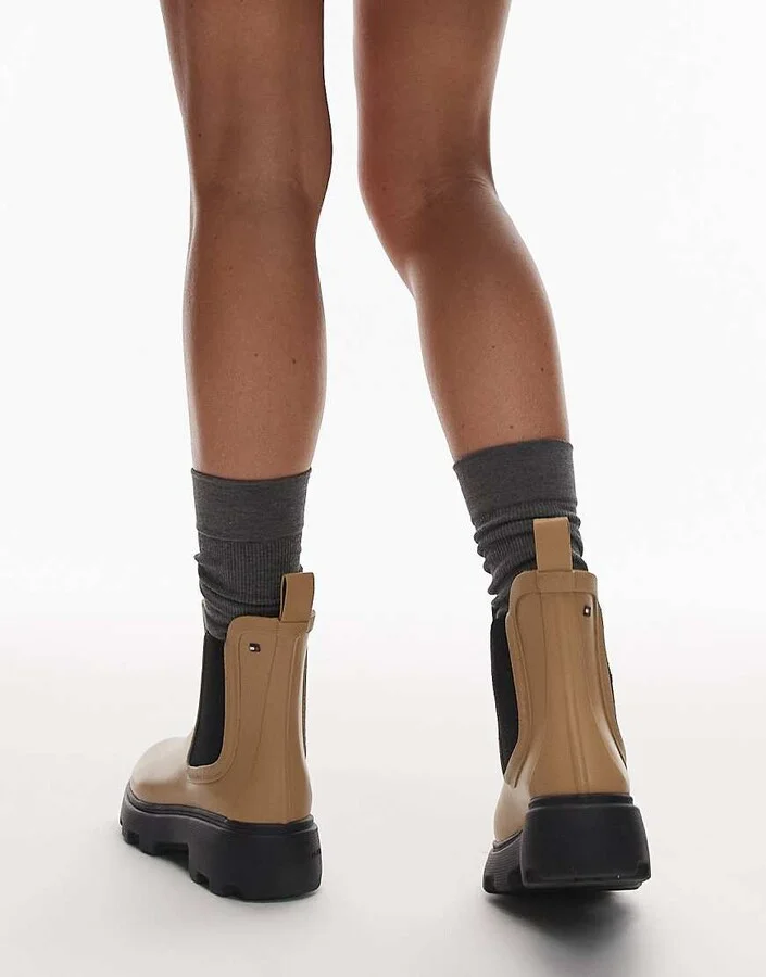 Tommy Hilfiger short rubber boots in beige - Image 2