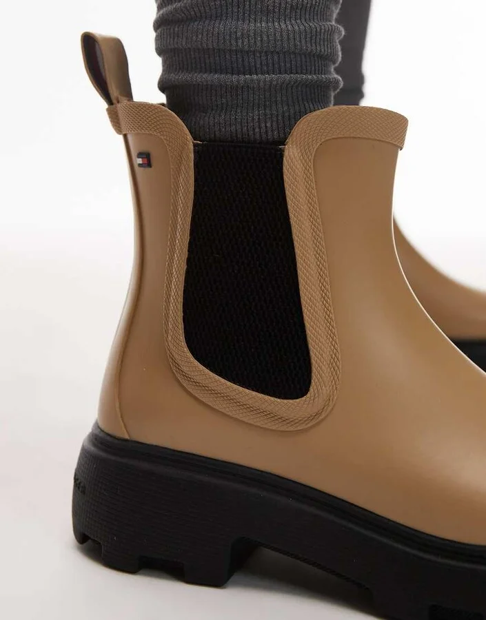 Tommy Hilfiger short rubber boots in beige - Image 3