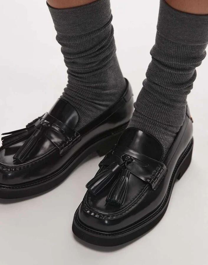 Tommy Hilfiger tassel leather loafers in black - Image 3