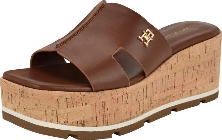 Tommy Hilfiger Women's Heliena Beige 6.5 Medium
