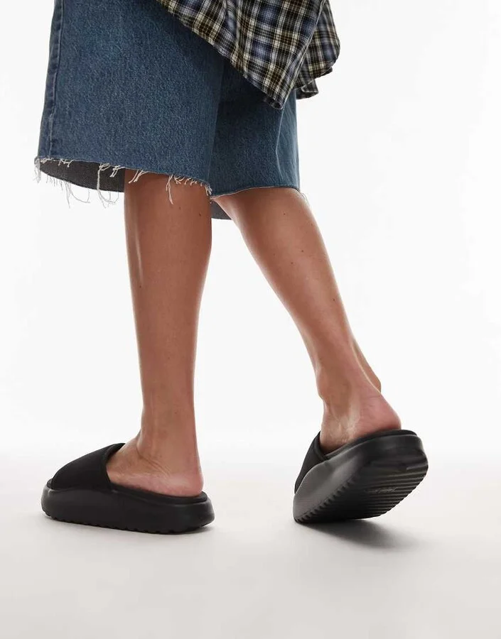 Tommy Jeans comfy pool slides in black - Image 4
