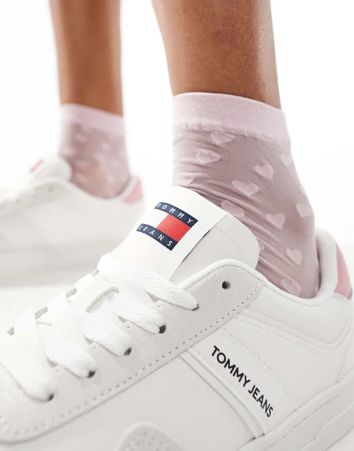Tommy Jeans court sneakers in white and pink - Image 4