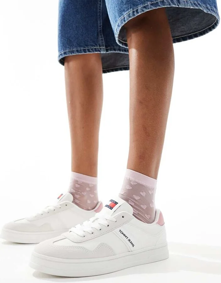 Tommy Jeans court sneakers in white and pink