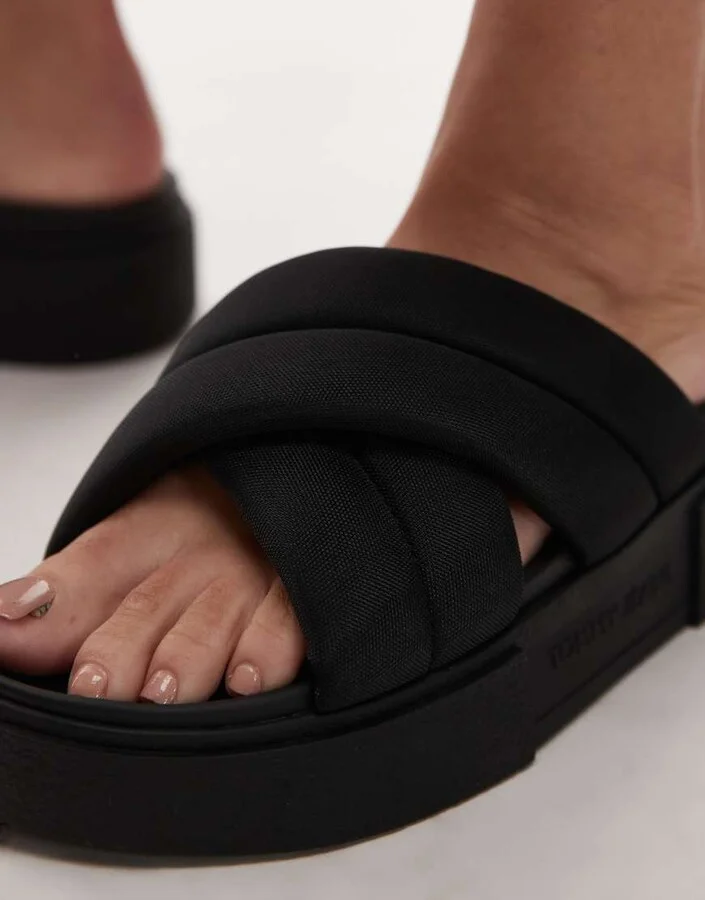 Tommy Jeans flatform sandals in black - Image 4