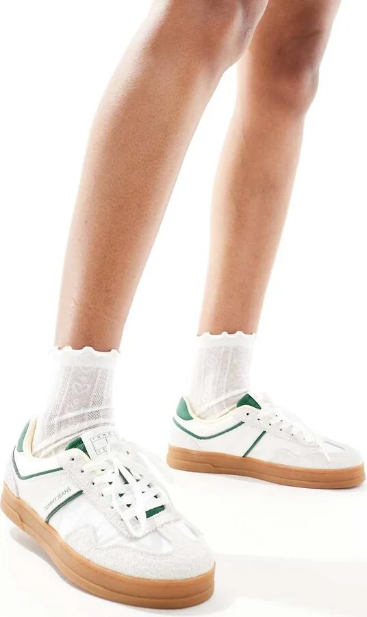Tommy Jeans Greenwich low sneakers with rubber sole in off white and green