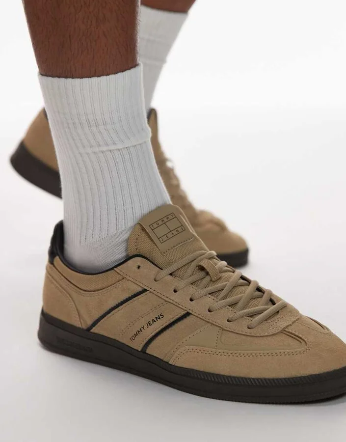 Tommy Jeans greenwich sneakers in tan - Image 4