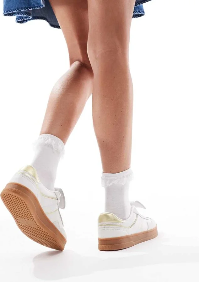Tommy Jeans Greenwich sneakers with gum soles in white and gold - Image 2