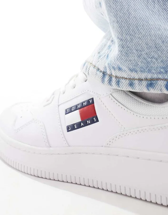 Tommy Jeans retro basket sneakers in white - Image 4