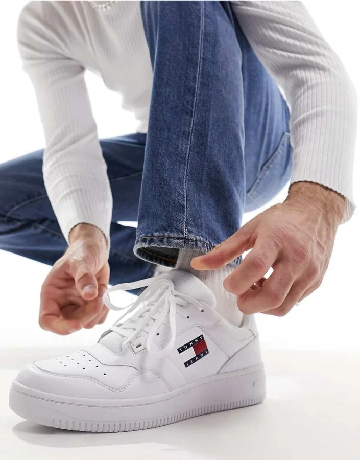 Tommy Jeans retro basket sneakers in white - Image 3