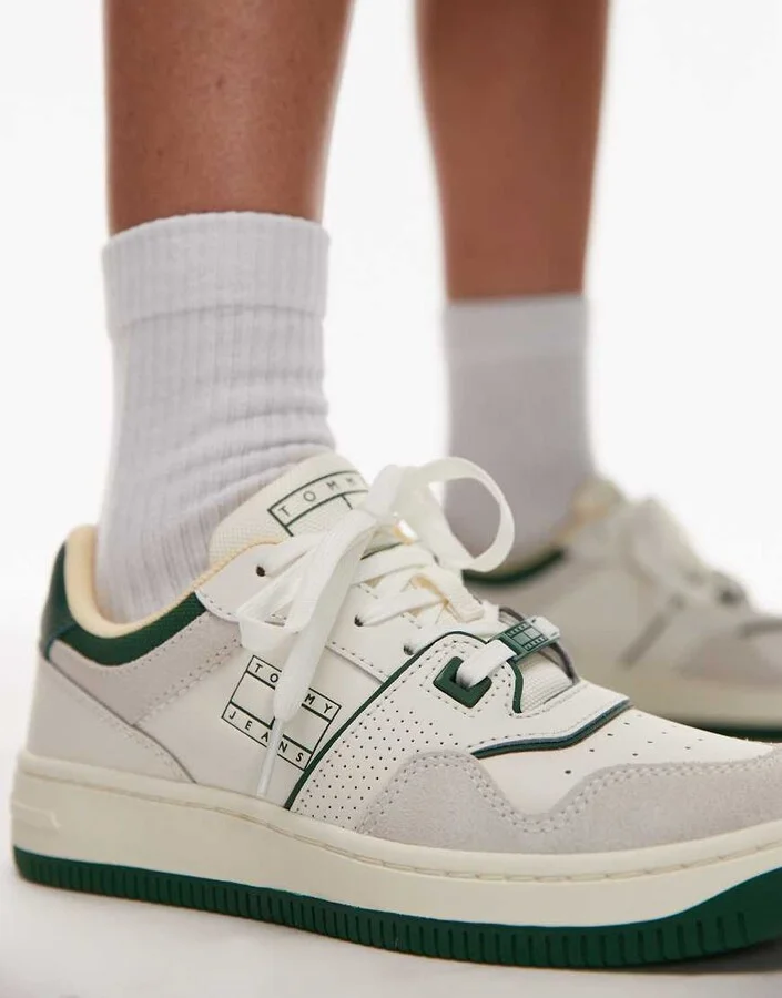 Tommy Jeans retro basket sneakers in white and green - Image 2