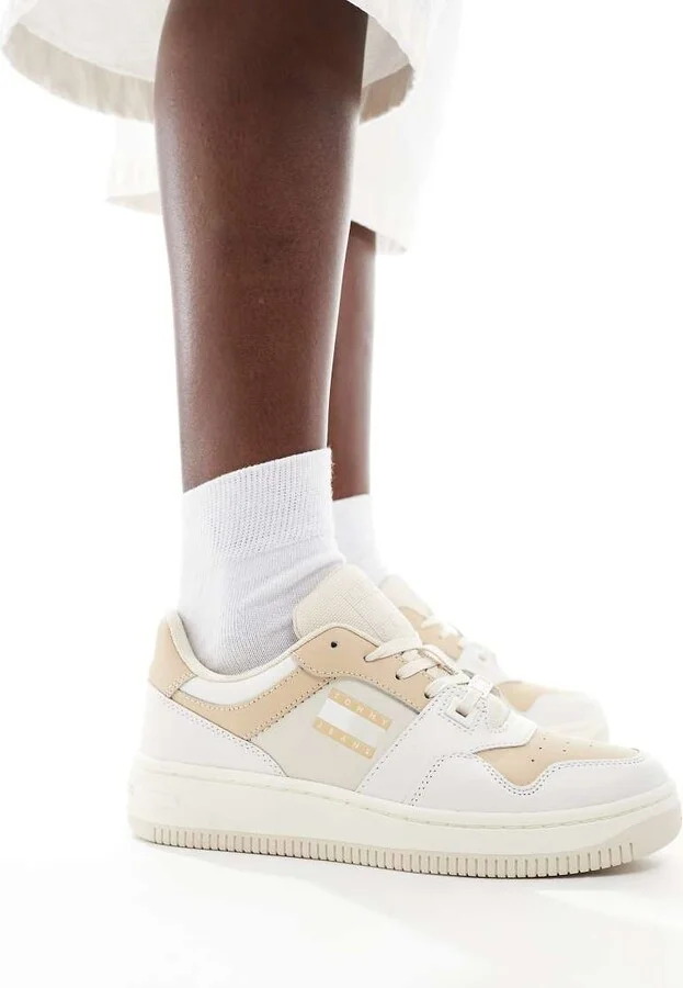 Tommy Jeans retro basket sneakers in white and neutrals - Image 3