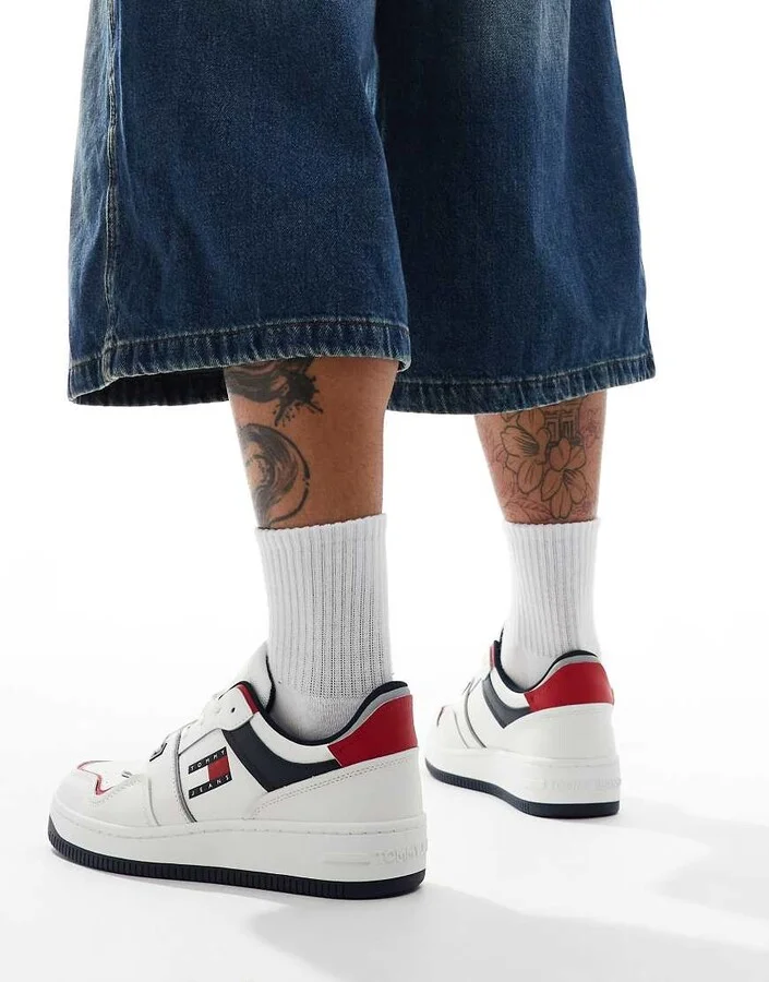 Tommy Jeans retro basket sneakers in white red and navy - Image 3