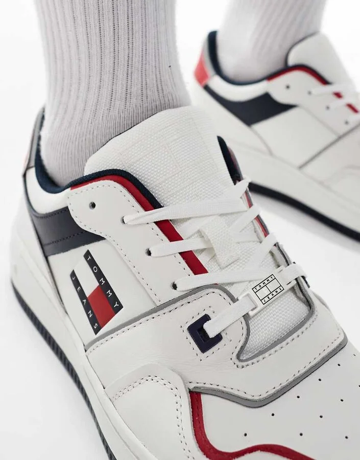 Tommy Jeans retro basket sneakers in white red and navy - Image 4