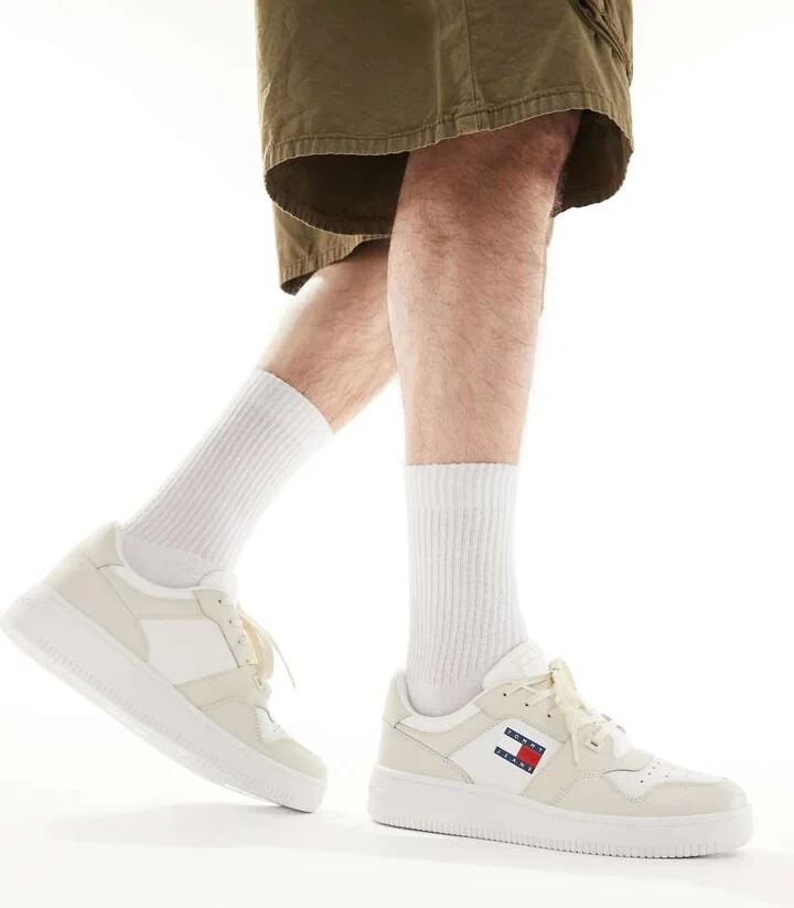 Tommy Jeans Retro basketball essential sneakers in off white