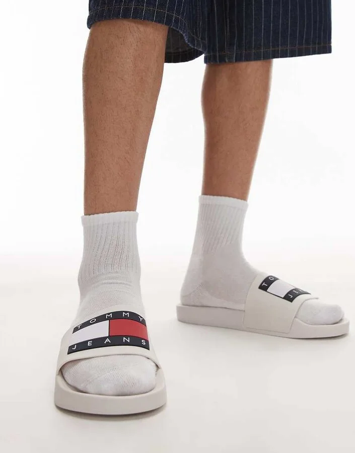 Tommy Jeans slides in white