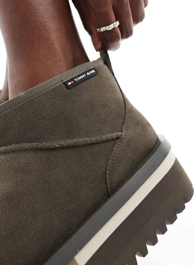 Tommy Jeans suede flatform boots in gray - Image 3