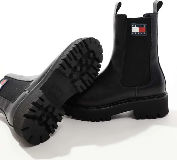 Tommy Jeans urban flag chelsea boots in black - Image 4