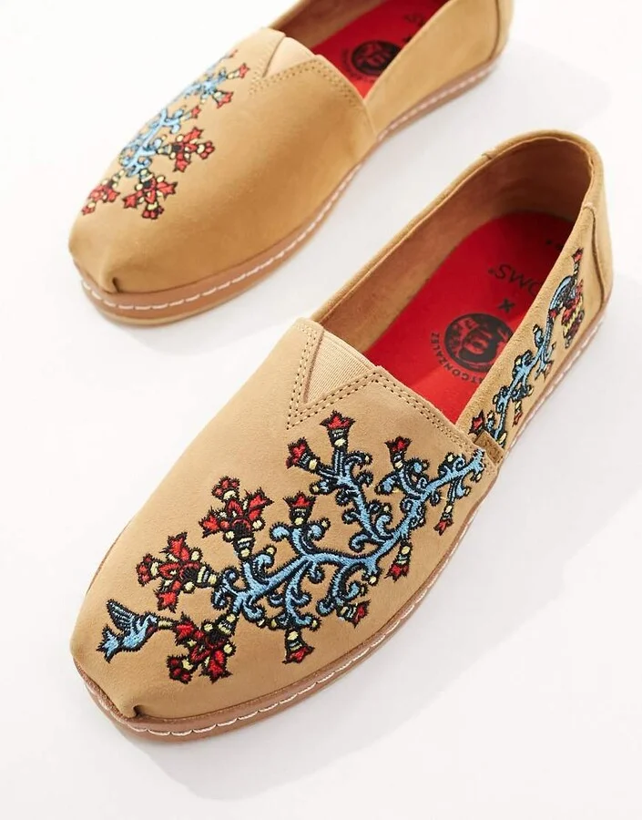 Toms Alpargata espadrilles in tan floral embroidery - Image 2
