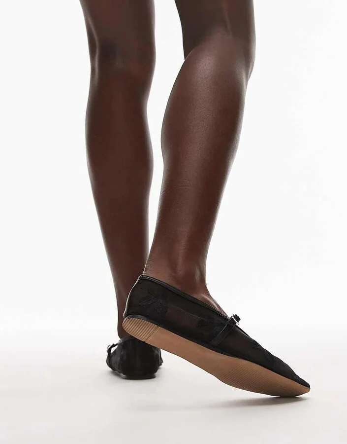 Topshop Alex embroidered flower ballet flats in black - Image 4