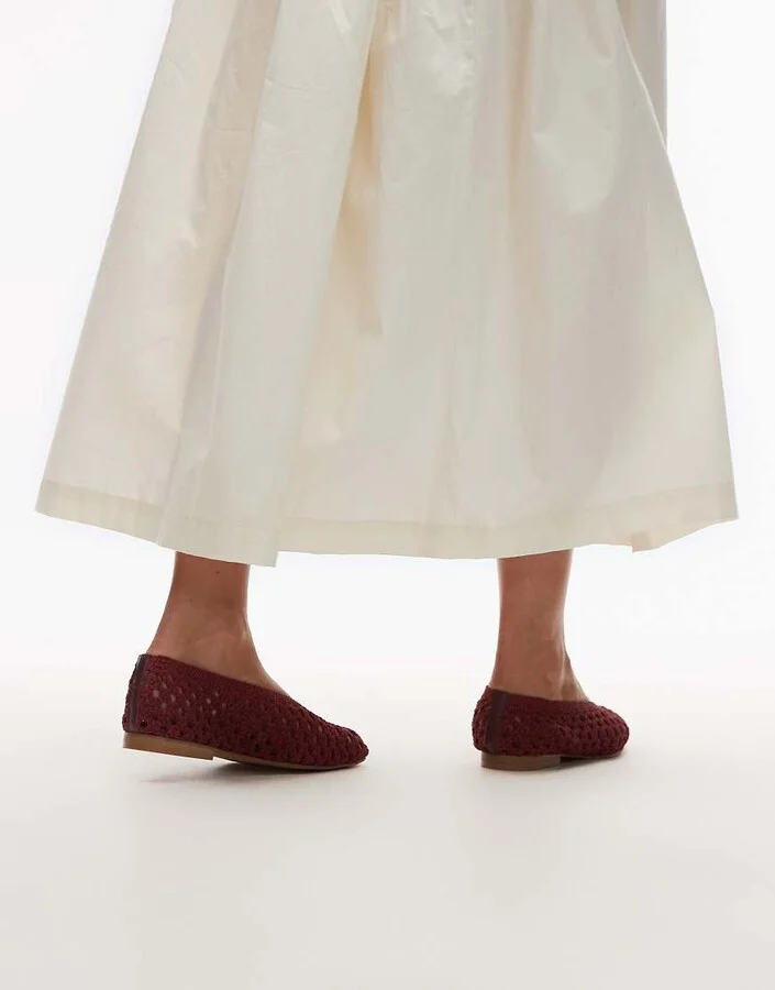 Topshop Beatti woven flat shoes in red - Image 2