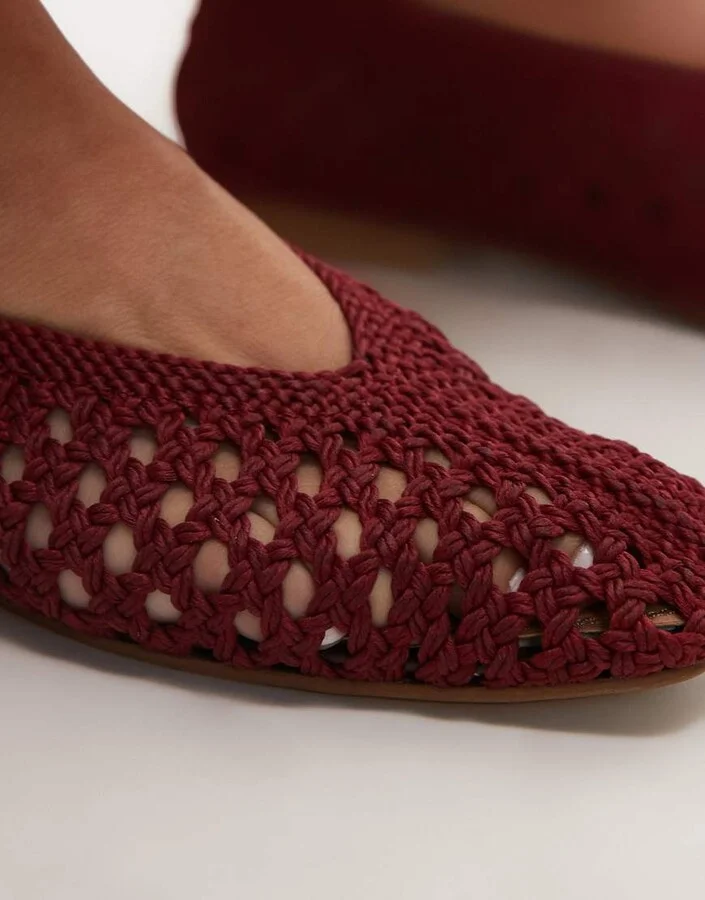 Topshop Beatti woven flat shoes in red - Image 4
