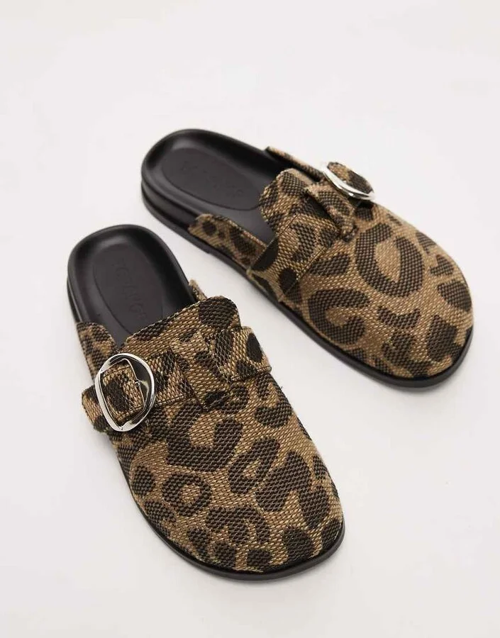 Topshop Beck clogs in leopard print - Image 2