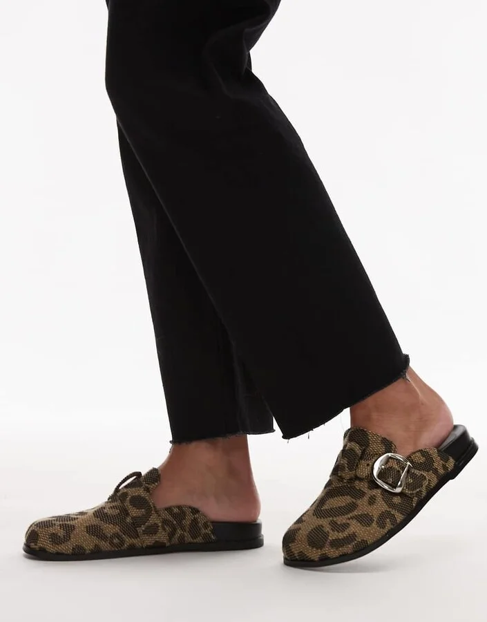Topshop Beck clogs in leopard print - Image 4