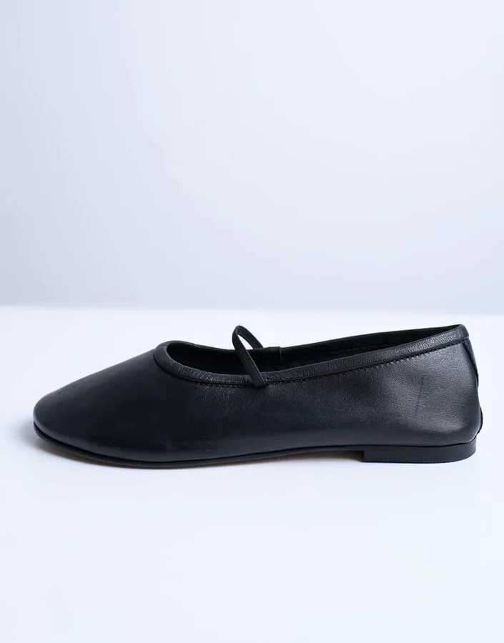 Topshop Brad leather ballerina flats with elastic strap in black - Image 2