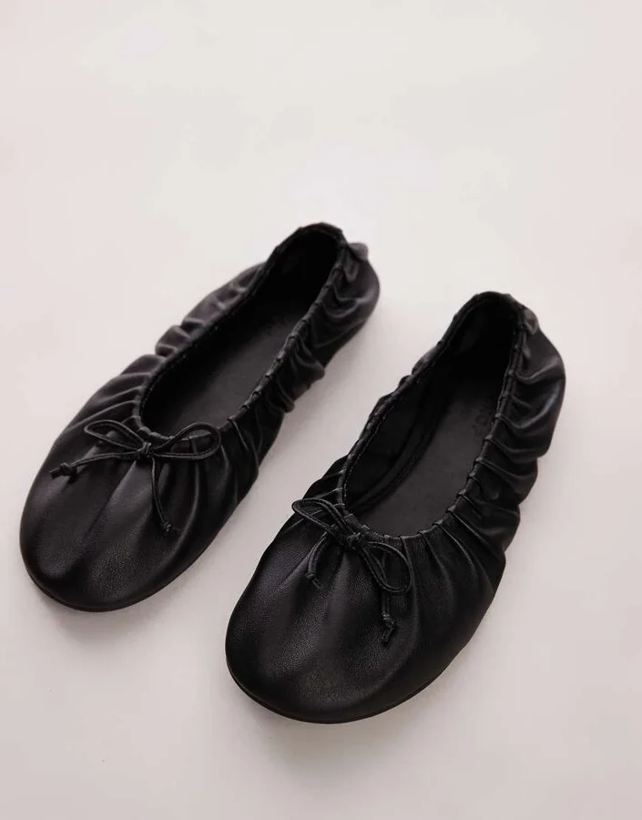 Topshop Claire leather ruched ballet flats in black - Image 4