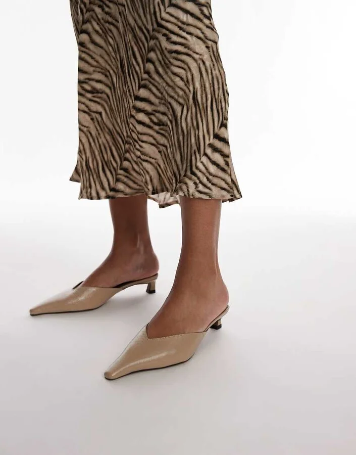 Topshop Dolly closed toe heels in taupe