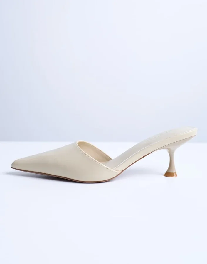 Topshop Dorota kitten heel pointed mule in cream - Image 3
