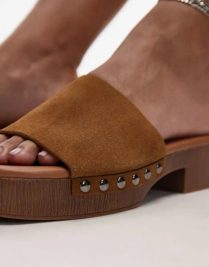 Topshop Hamilton suede clogs with studs in beige - Image 2