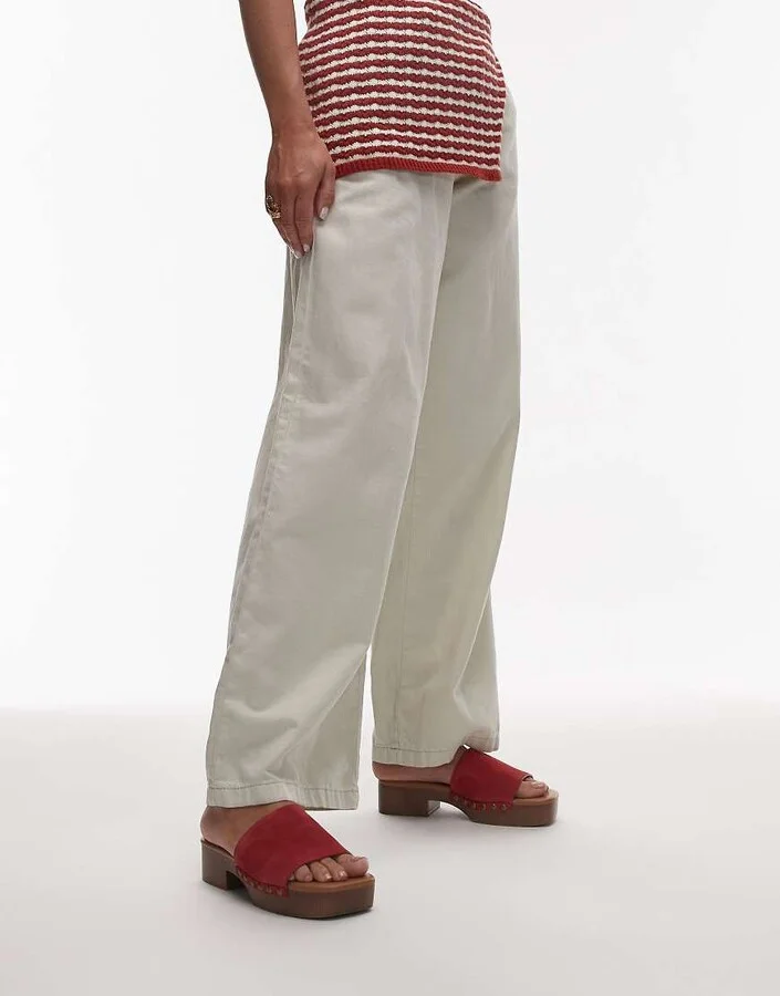 Topshop Hamilton suede clogs with studs in red - Image 4