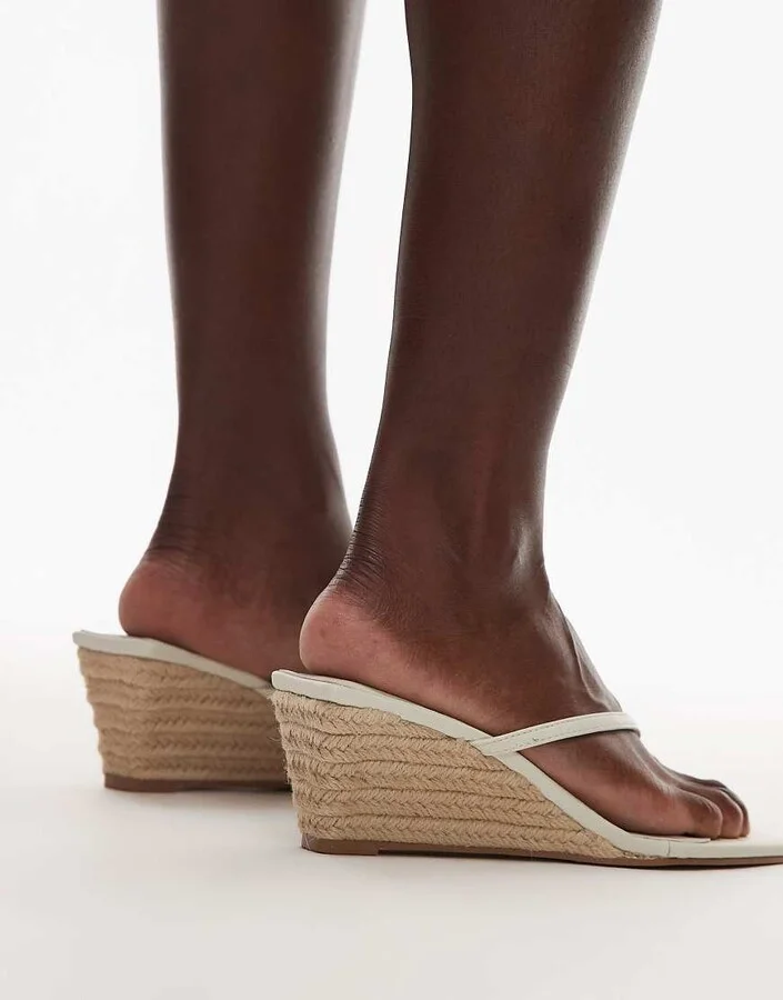 Topshop Hannah wedge heels in white - Image 4