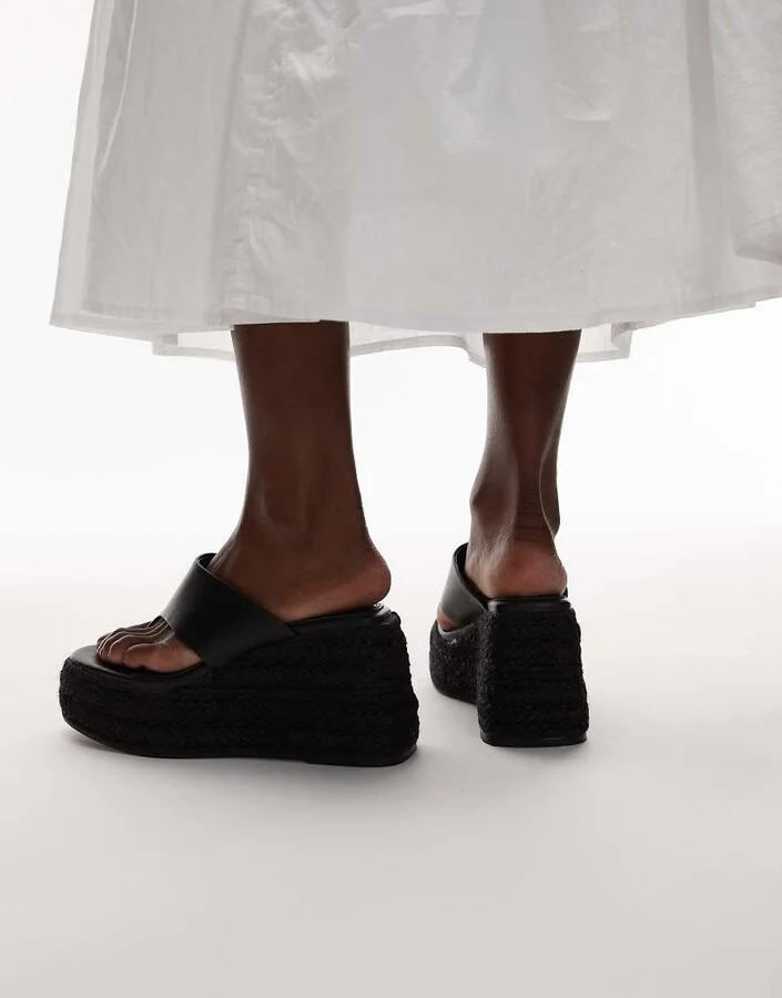 Topshop Heidi toe thong espadrille wedges in black - Image 4