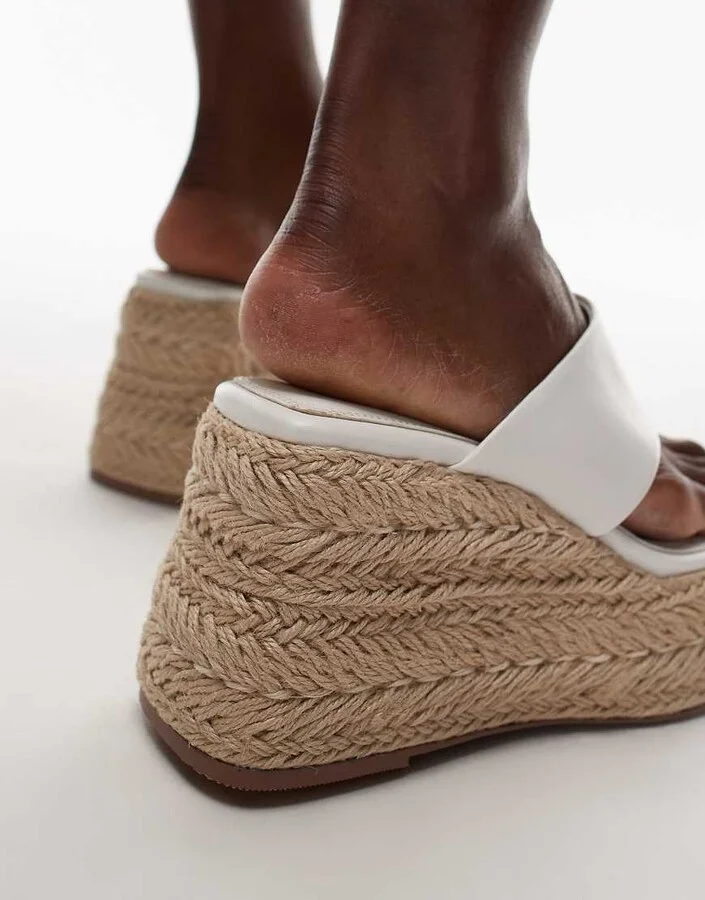 Topshop Heidi toe thong espadrille wedges in white - Image 2