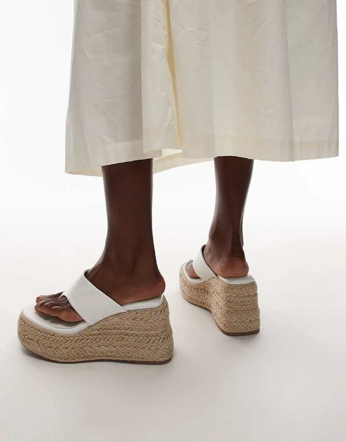 Topshop Heidi toe thong espadrille wedges in white - Image 4