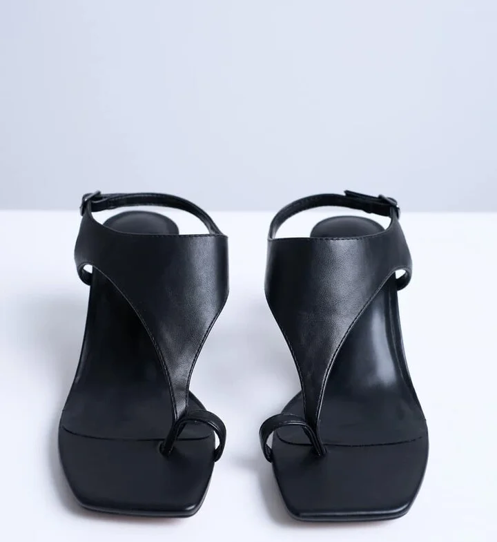 Topshop Iman toe loop heeled sandals in black - Image 4