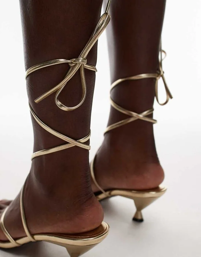 Topshop Imara strappy toe thong mid heels in gold - Image 2