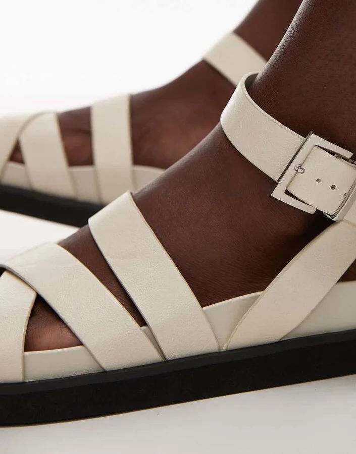 Topshop Jady flat sandal in off white croc - Image 2
