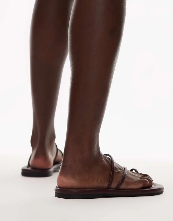 Topshop Jasper minimal sandals in burgundy - Image 4