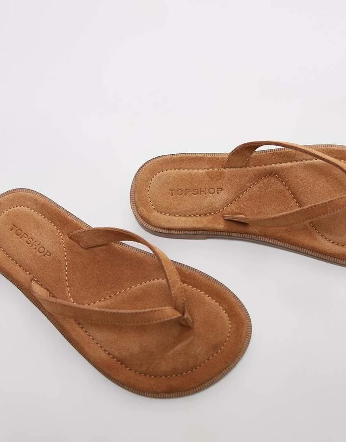 Topshop Jay real suede toe thong flat sandals in tan - Image 3