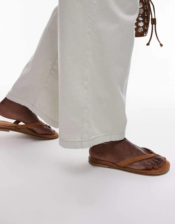 Topshop Jay real suede toe thong flat sandals in tan - Image 4