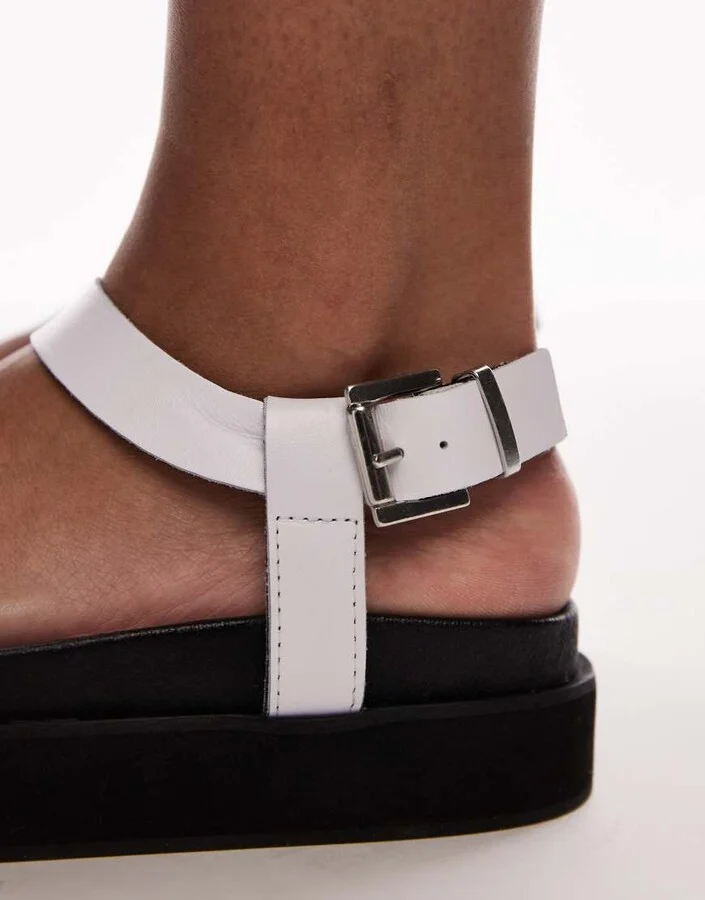Topshop Jaya premium leather toe loop strappy sandals in off - Image 3